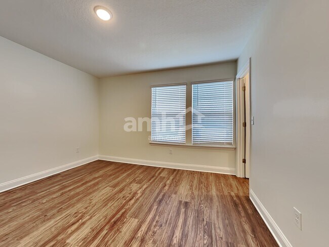 Building Photo - 118 Banyan Frst Dr