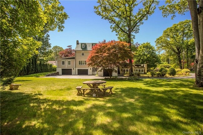 Building Photo - 451 Beechmont Dr