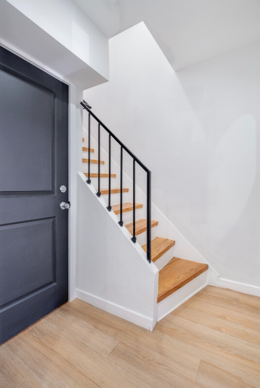 Building Photo - 12 W 52nd St