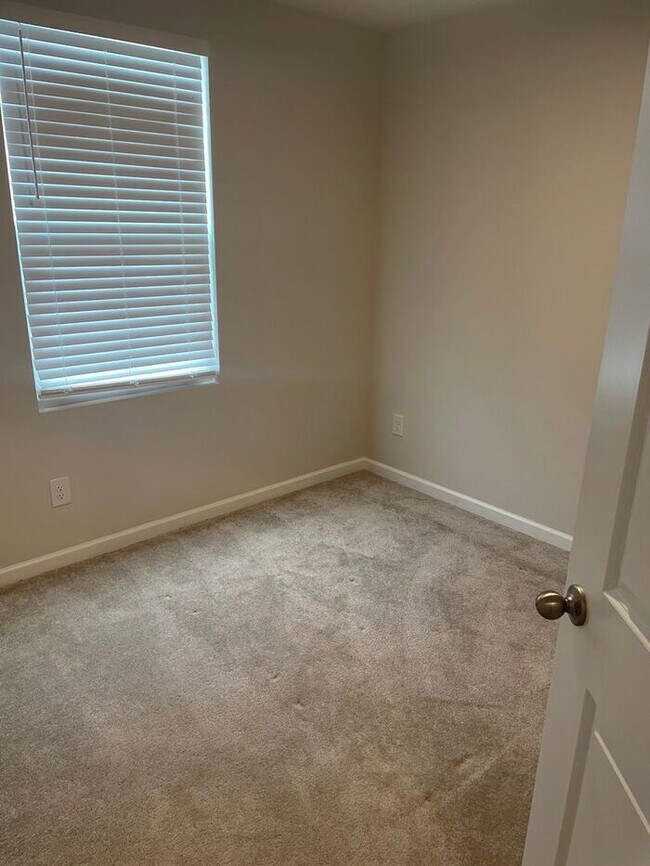 Building Photo - Stunning 3BR 3BA Home w/ Private Patio • Full Appliance Suite • Wooded-View Patio in Nashville