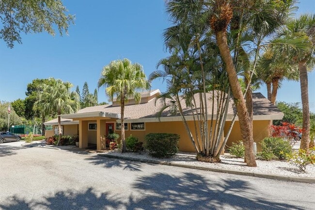 Building Photo - 4755 Village Garden Dr