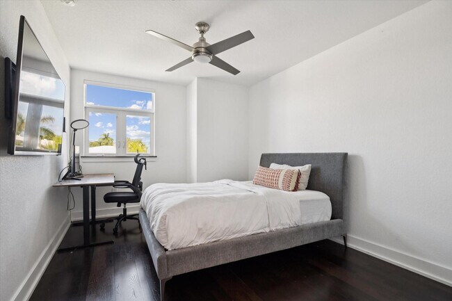 Building Photo - 55 Isle of Venice Dr