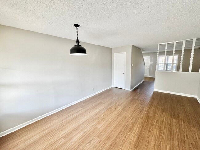 Building Photo - 5426 Gatehoyse Drive