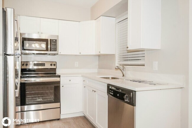 Building Photo - 107 Inwood Circle, Brandon, FL 33510