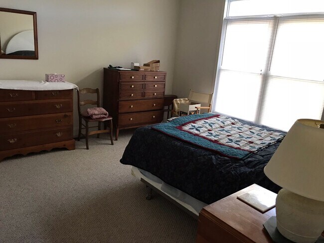 Building Photo - 3BR, 3Ba Villa in Pikes Place  1400 Sq Ft