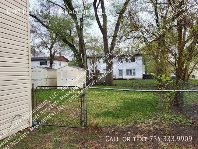 Building Photo - 33058 Alanson St