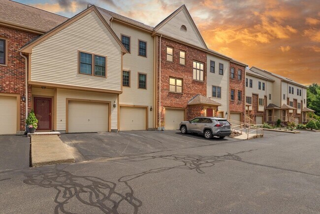Building Photo - 119 Revere St