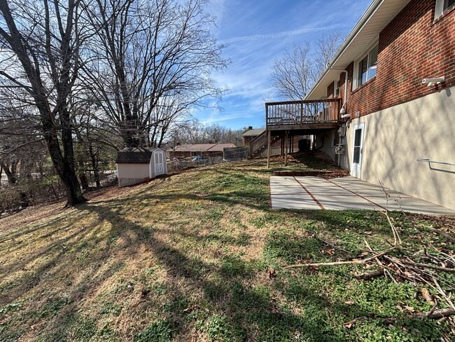 Building Photo - 449 Missimer Ln