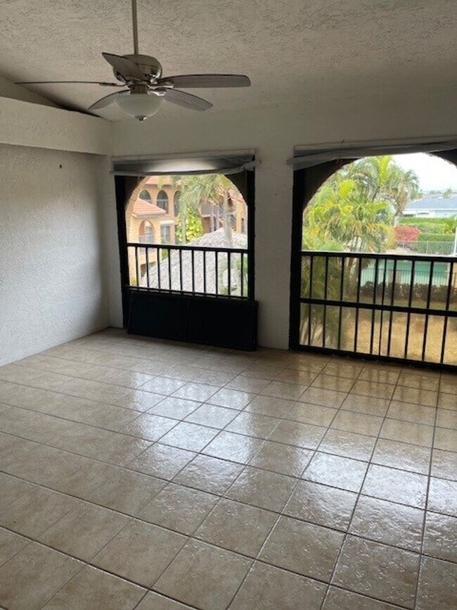 Building Photo - Rose Garden Area Condo with a Community Po...