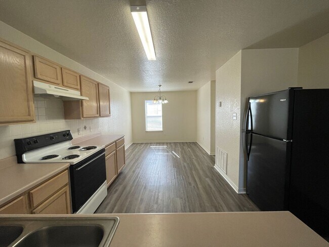 Building Photo - 1606 Dugger Cir