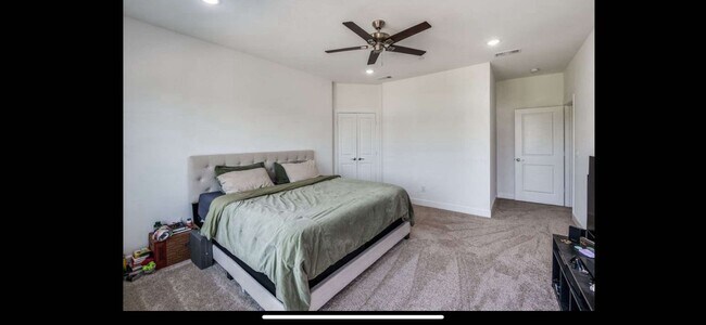 Building Photo - 5629 Woodlands Dr