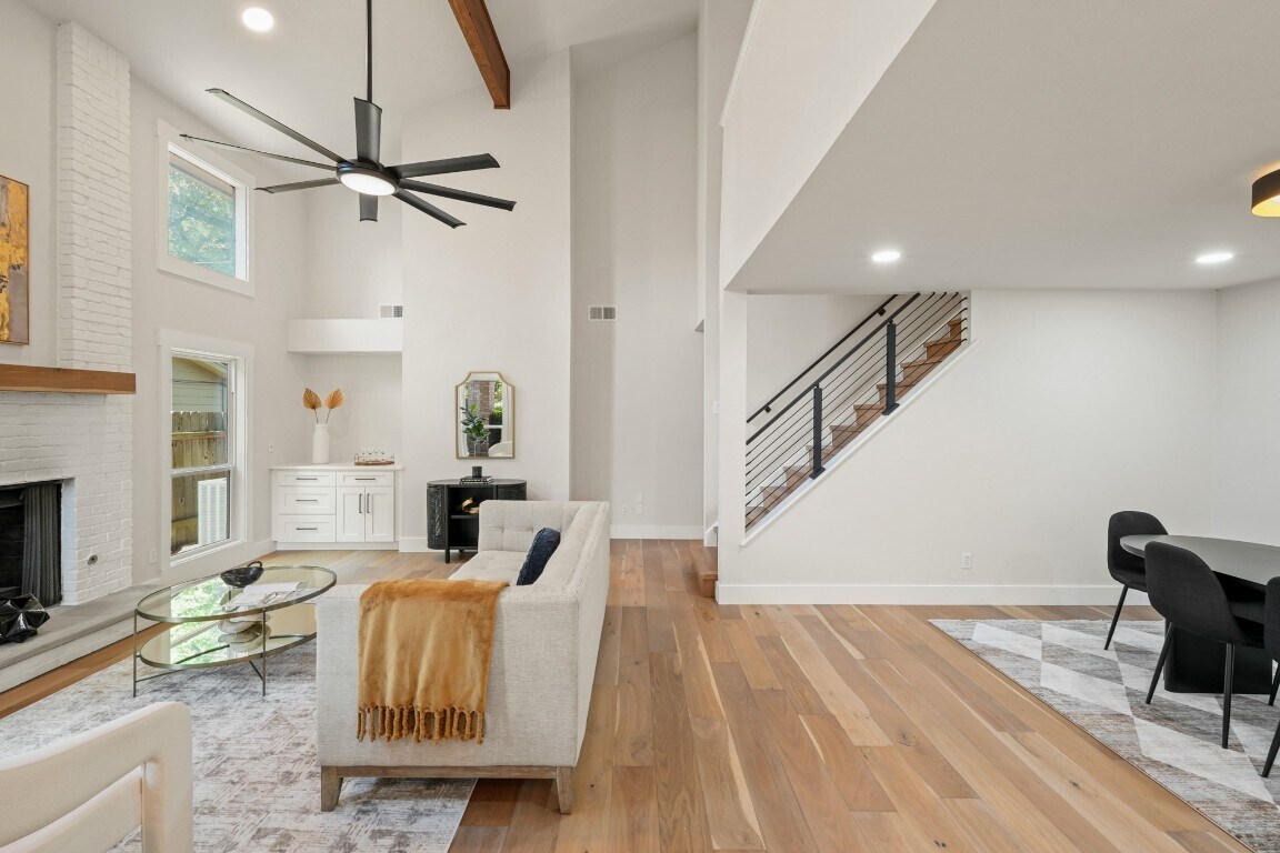 Building Photo - 8138 Forest Mesa Dr