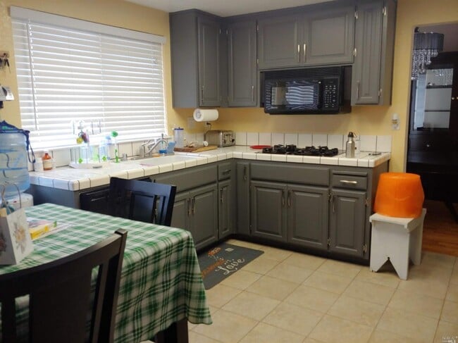 Building Photo - 7309 Roxanne Ln