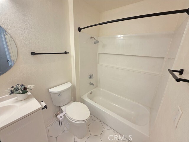 Building Photo - 5525 Canoga Ave