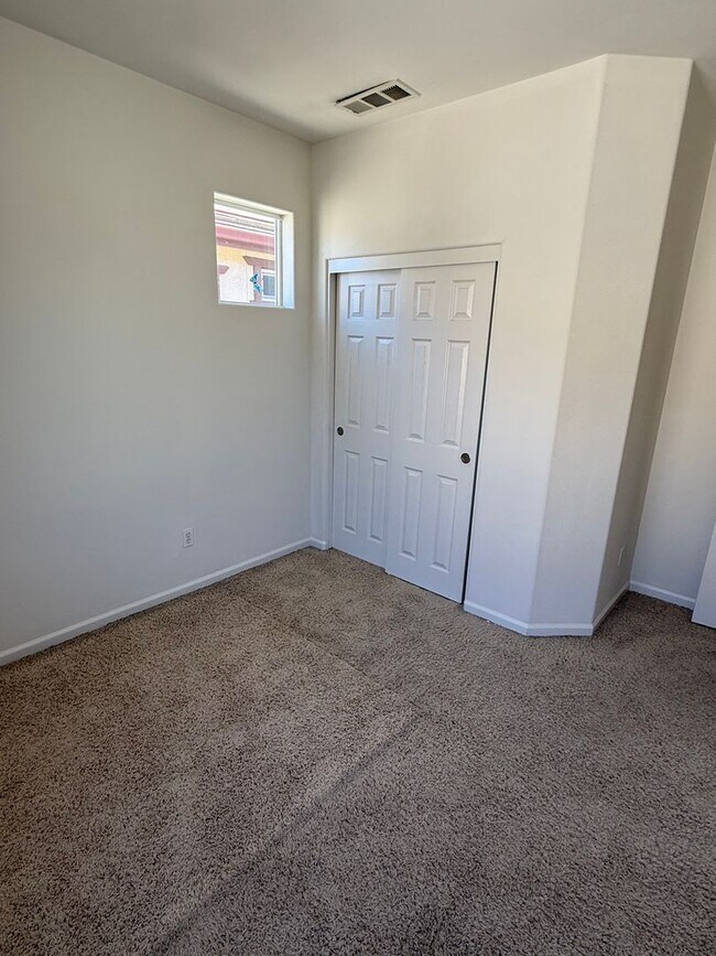 Building Photo - $4,600 / Beautiful 3BR + Bonus Room / 2.5BA Single-Family Home in Warm Springs, Fremont