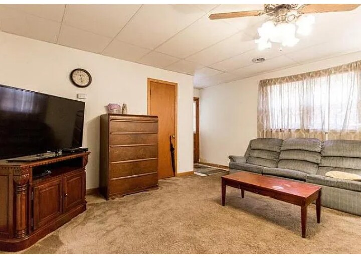 Living room - 3712 Sharon Dr