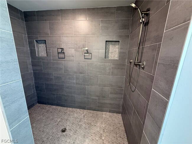 Building Photo - 5903 Ida Ave N