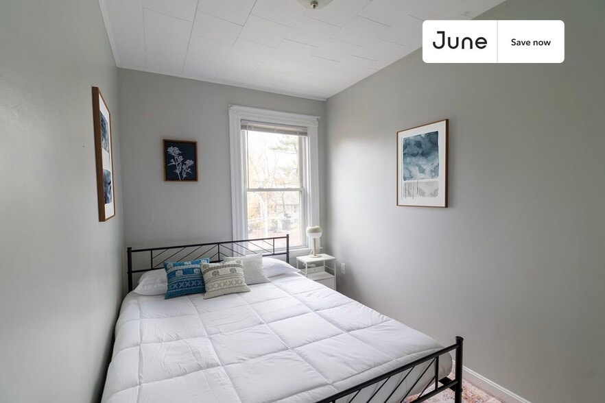 Building Photo - 2 Sherman St