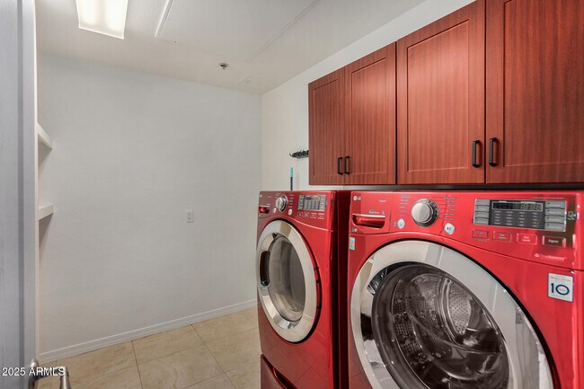 Building Photo - 2302 N Central Ave