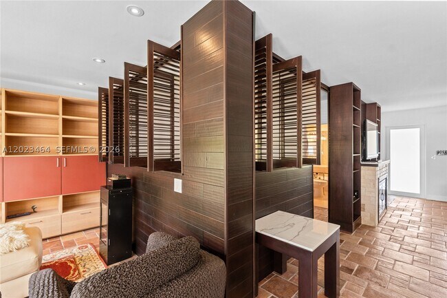 Building Photo - 10190 Collins Ave