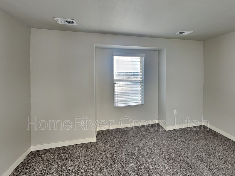 Building Photo - 8192 N Boulder Ln