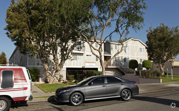 Building Photo - Brookside Square Apartments