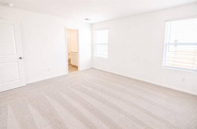 Building Photo - 397 Keefer