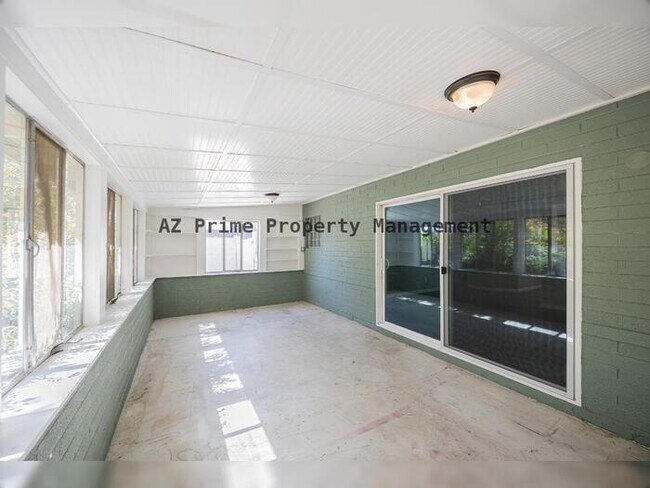 Building Photo - 6521 N 19th Dr