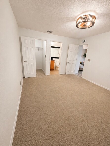 Building Photo - 3266 Haviland Ct