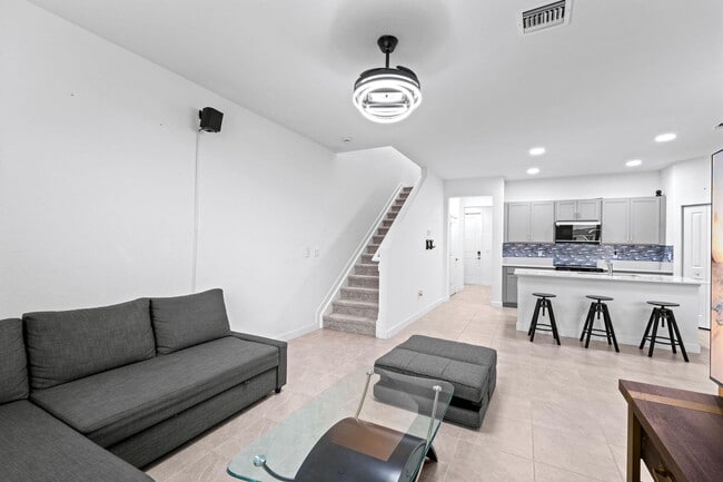 Building Photo - 4370 Pond Lily Ln