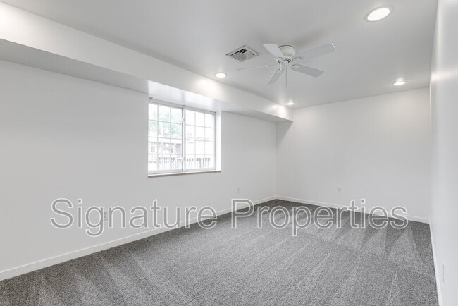 Building Photo - 2312 W Cary St