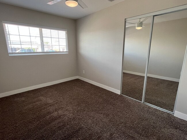 Building Photo - 3 Bedroom Home in Paradise Hills