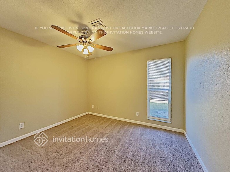 Building Photo - 122 Van Dyck Dr