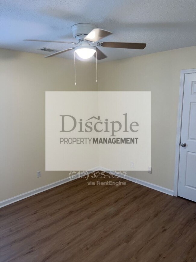 Building Photo - 295 Creekside Cir