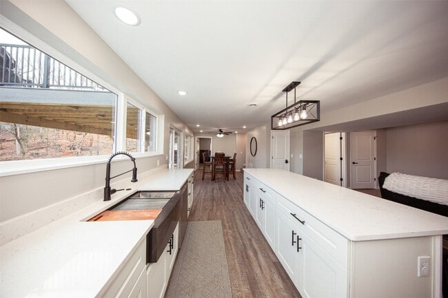 Building Photo - 12147 Pebble Point Rd