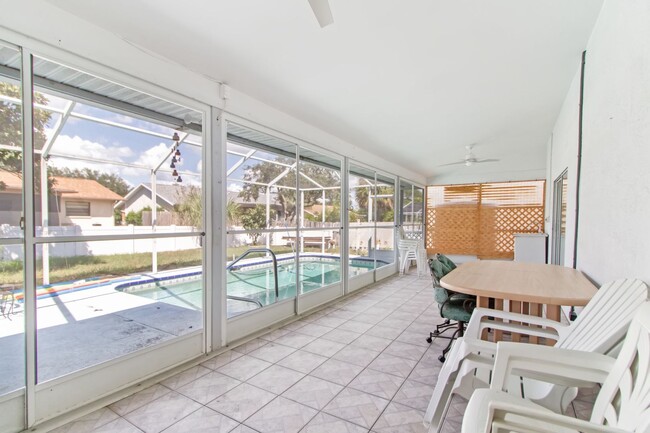 Building Photo - Hudson Pool Home for Lease
