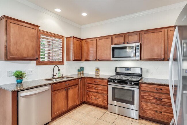 Building Photo - 2501 Alexander Ct