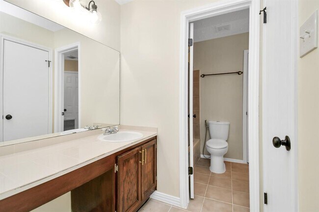 Building Photo - 17107 Amber Ridge Dr
