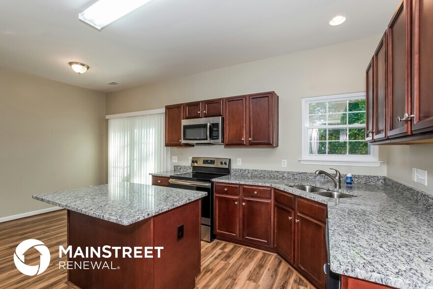 Building Photo - 16001 Kirsten Nicole Rd