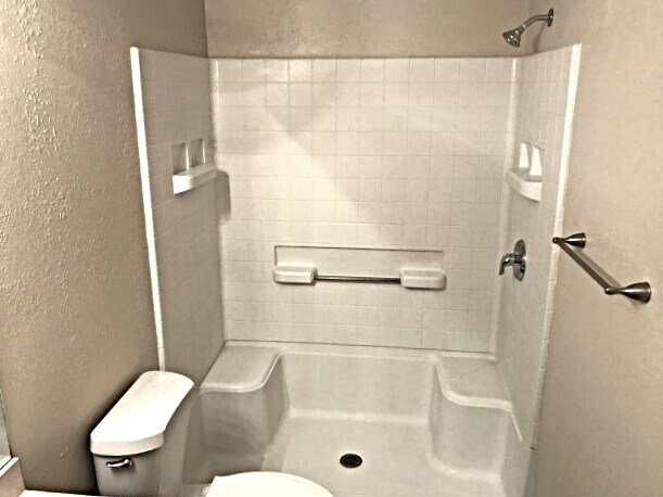 Building Photo - 7 Willow Lakes Dr