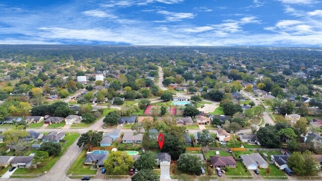 Building Photo - 1111 W Brompton Dr