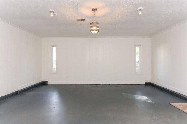 Building Photo - 135 Beethoven Ct