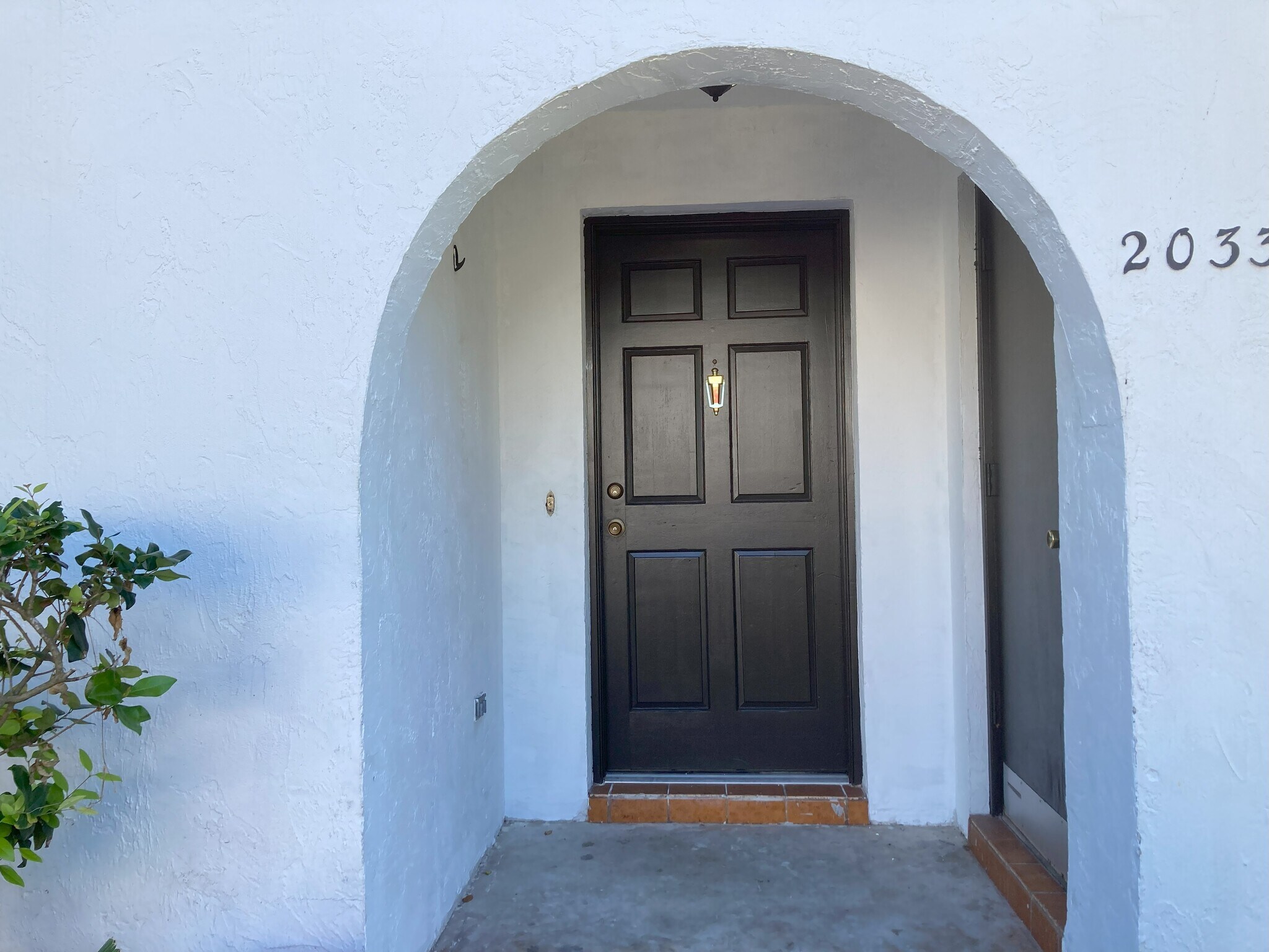 Front entrance - 2033 Oak Meadow Cir