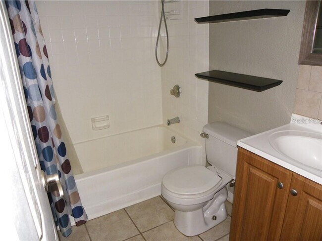 Building Photo - 8722 Mallard Reserve Dr