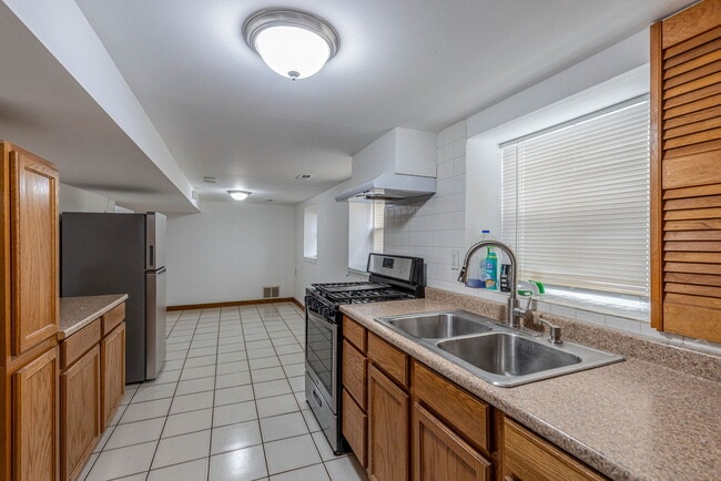 Building Photo - 7408 W Addison St