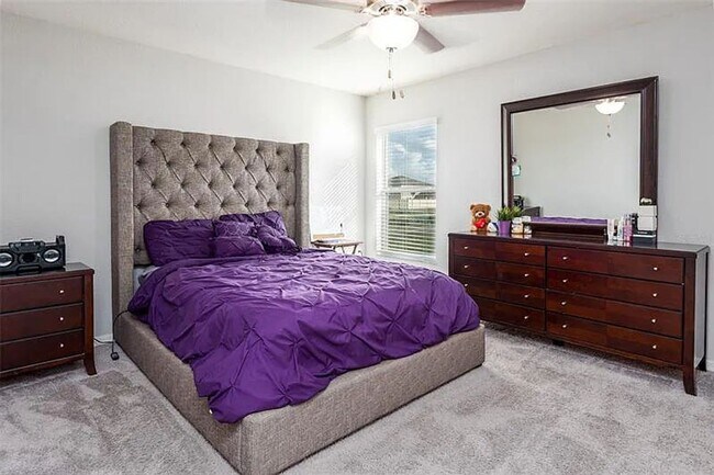 Building Photo - Gorgeous Three Bedroom in Towne Park Estates