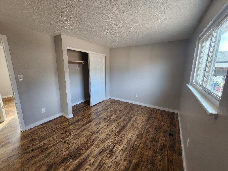 Building Photo - 2050 Del Mar Dr