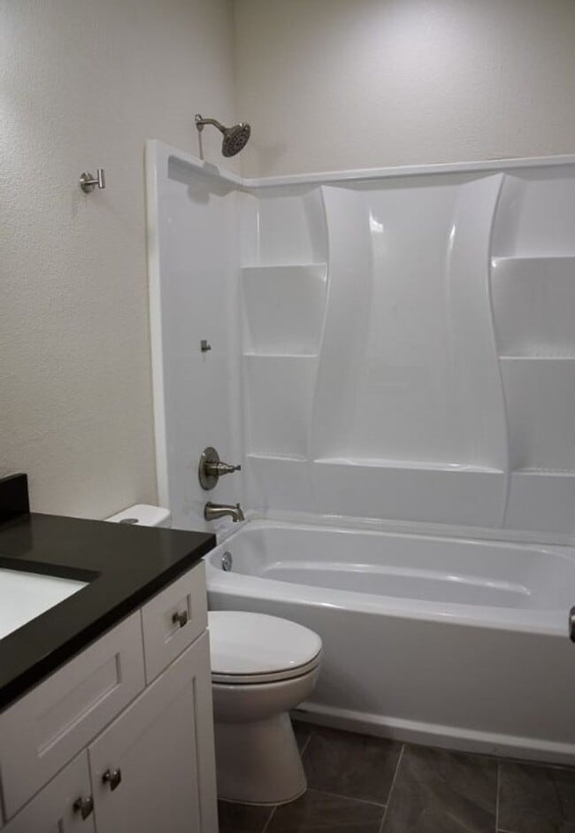 Building Photo - 3/2/2 New Build Duplex