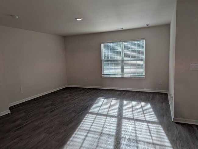 Building Photo - 4003 Calabash Ct