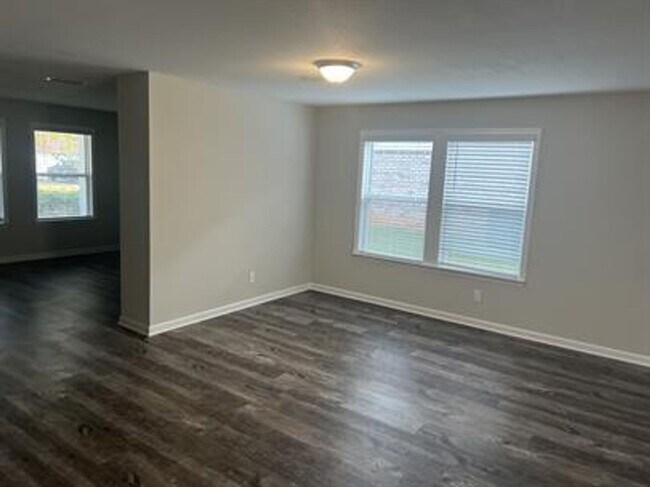 Building Photo - Spacious 3-Bedroom Home in Madison City Schools